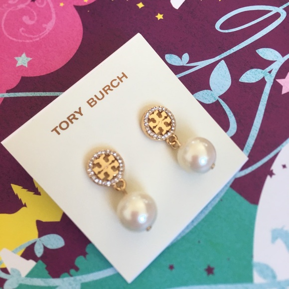 Tory Burch Jewelry - ❌sold❌ Tory burch crystal stud earrings with pearl